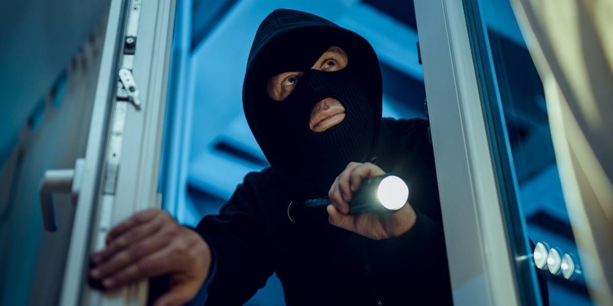 Police Search For Serial Robber in Tarrant County Police Search For Serial Robber in Tarrant County